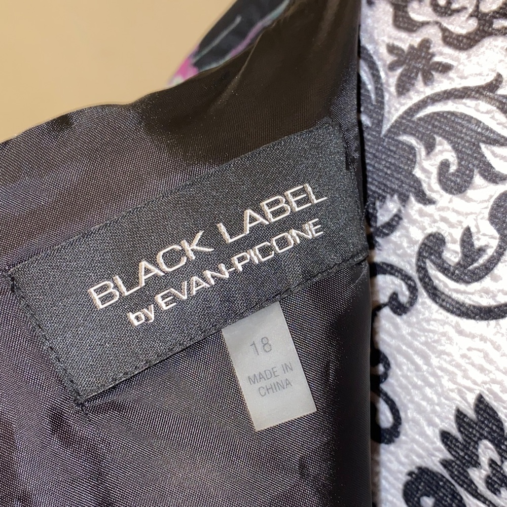 NWT!! Black Label by Evan Picone Long Sleeve Dress with Floral Pattern Size 18 - Picture 6 of 16